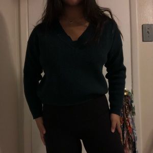 emerald, thick, v-neck sweater! open to offers :)